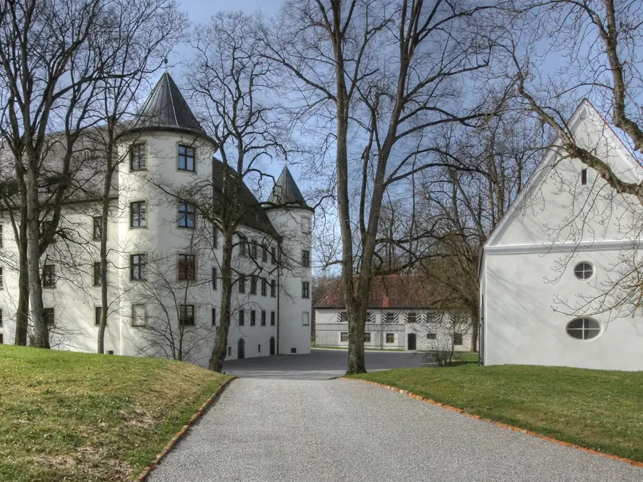 Schloss Jettingen mit Allee und Nebengebäude